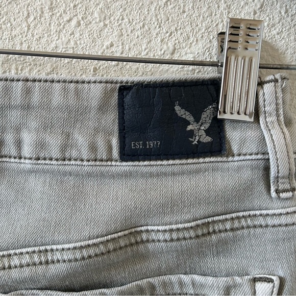 American Eagle Women’s High Rise Shortie Shorts 8 Super Stretch Olive Gray - Picture 4 of 9